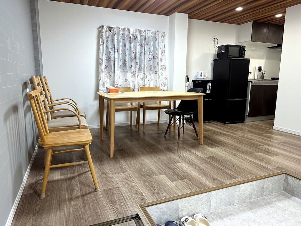 Kitchen & dining