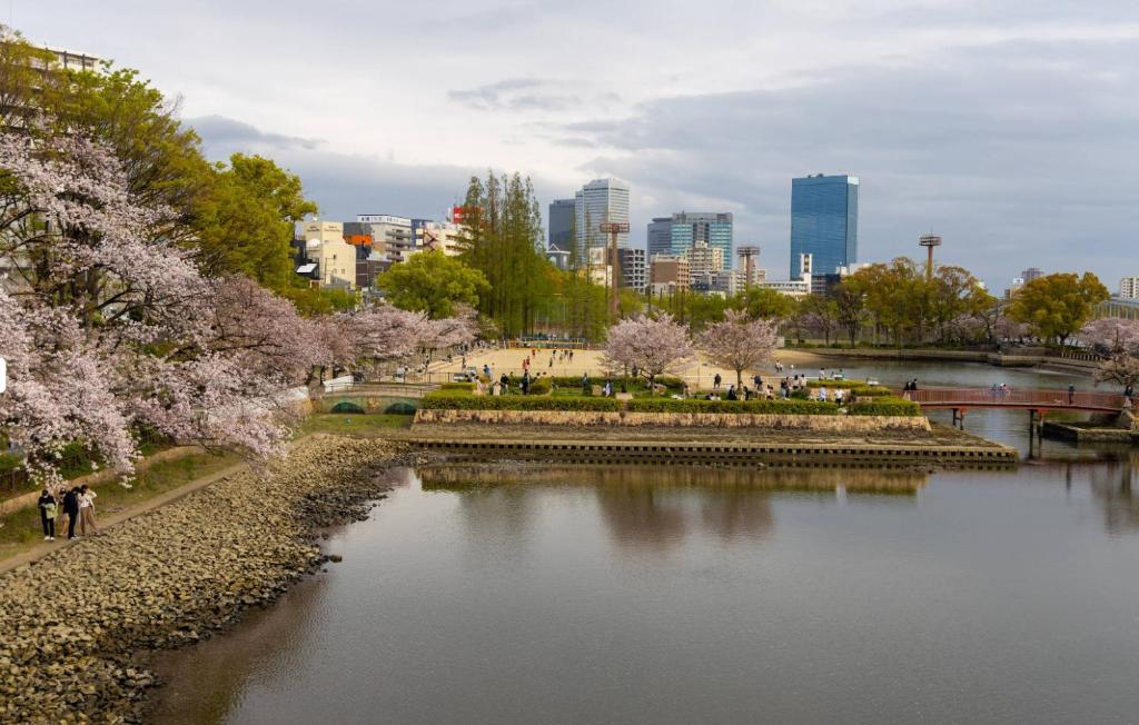 Kuanju neighbourhood and Osaka travel context
